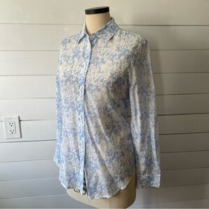 Banana Republic- Dillon Shirt- Women’s Small- Light Blue and White Floral Shirt